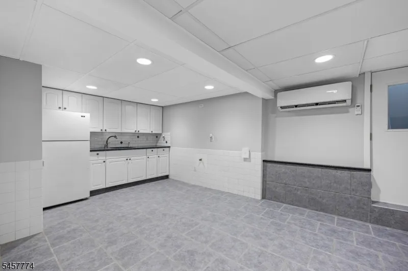 84 Vanderburgh Ave Rutherford, NJ 07070