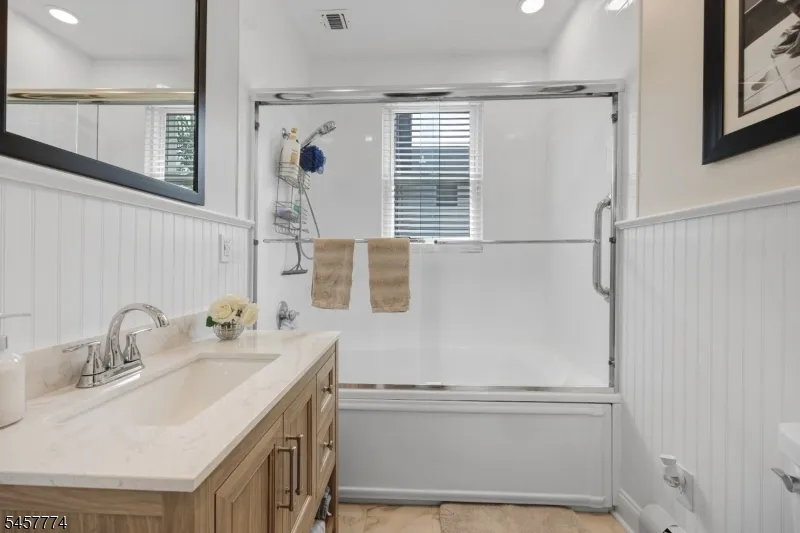 84 Vanderburgh Ave Rutherford, NJ 07070