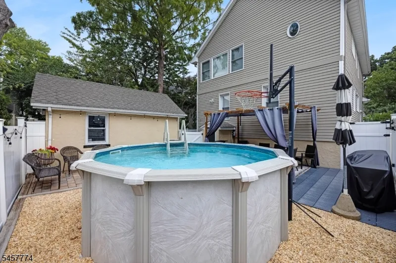 84 Vanderburgh Ave Rutherford, NJ 07070