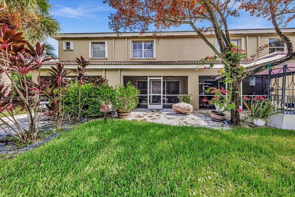 12152 SW 4th St Pembroke Pines, FL 33025
