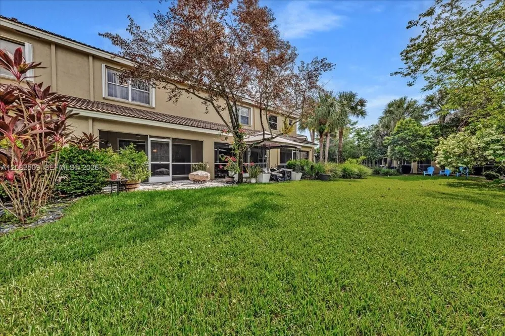 12152 SW 4th St Pembroke Pines, FL 33025