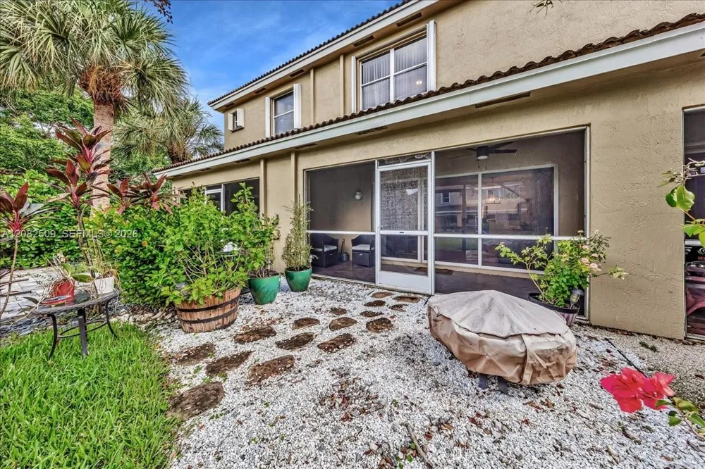 12152 SW 4th St Pembroke Pines, FL 33025
