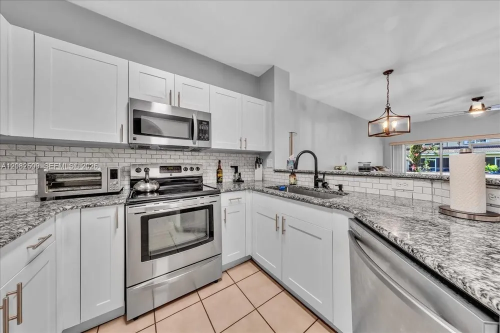 12152 SW 4th St Pembroke Pines, FL 33025