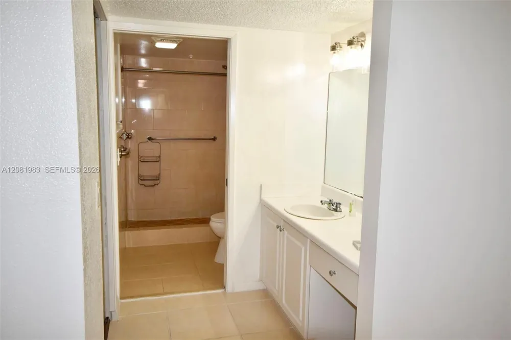 1650 SW 124th Ter #102D Pembroke Pines, FL 33027