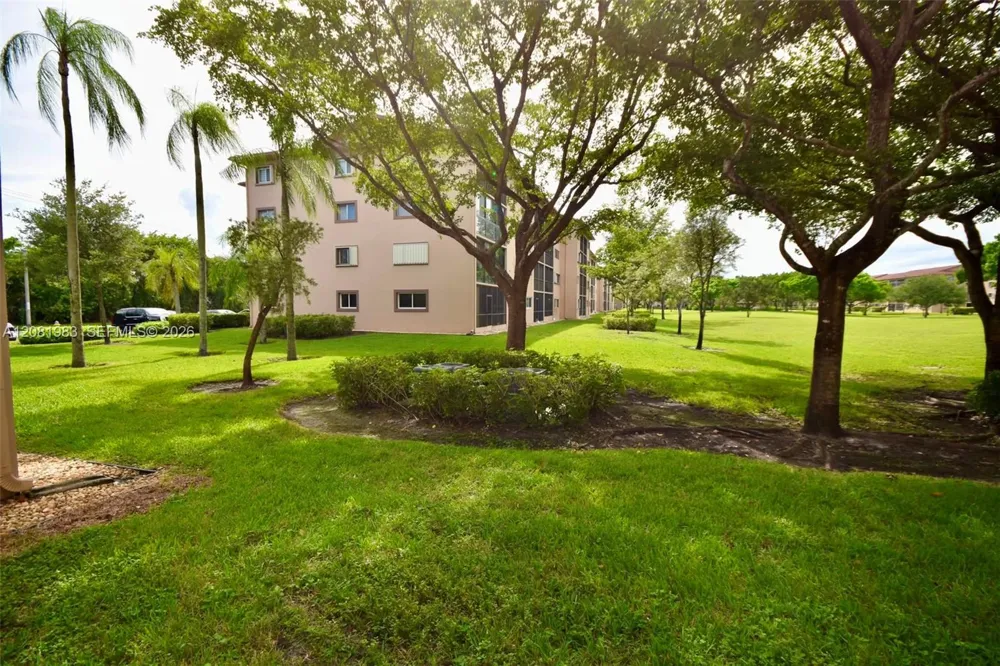1650 SW 124th Ter #102D Pembroke Pines, FL 33027