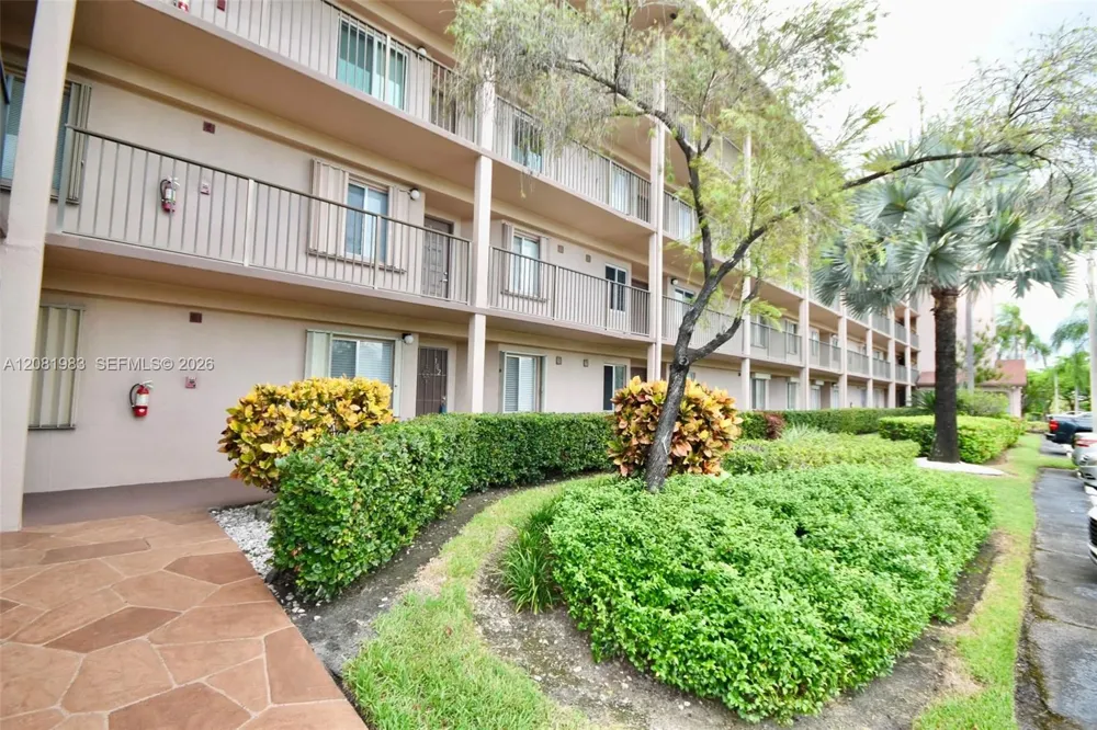 1650 SW 124th Ter #102D Pembroke Pines, FL 33027
