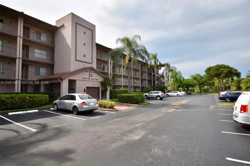 1650 SW 124th Ter #102D Pembroke Pines, FL 33027