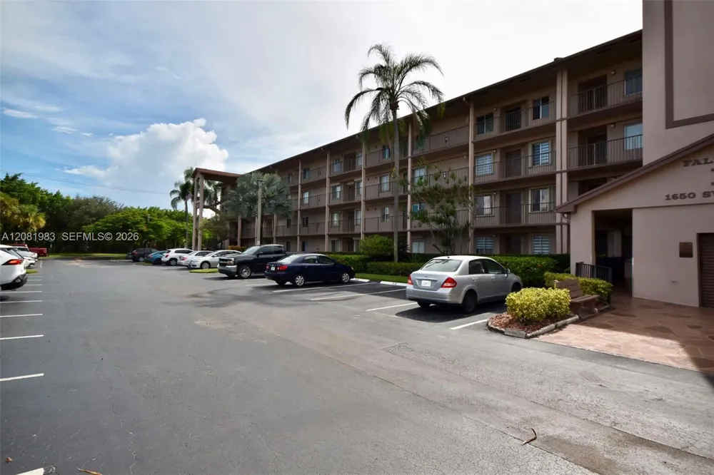 1650 SW 124th Ter #102D Pembroke Pines, FL 33027