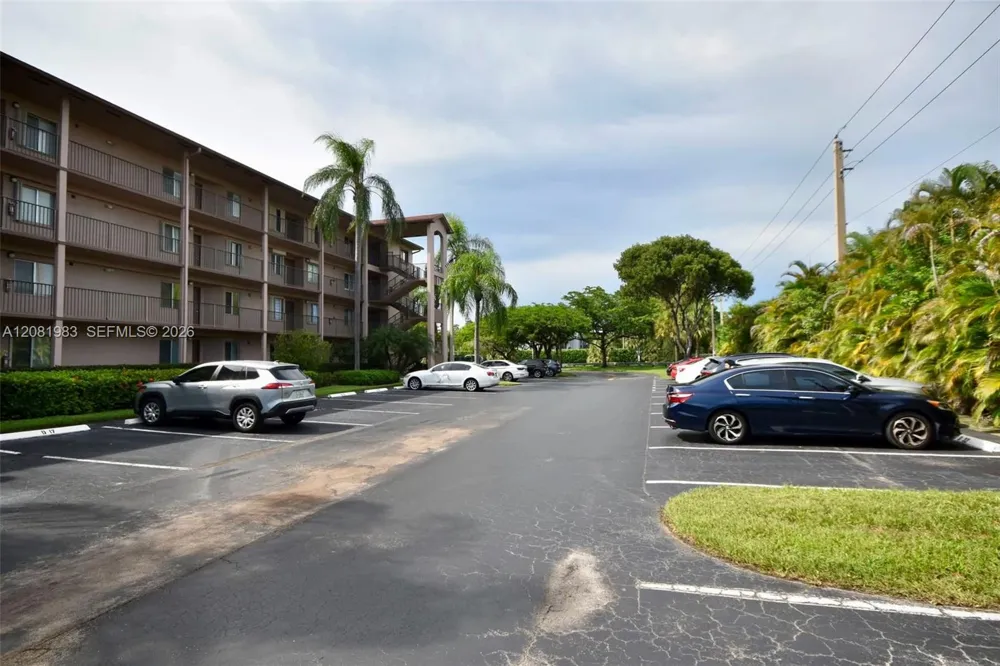 1650 SW 124th Ter #102D Pembroke Pines, FL 33027