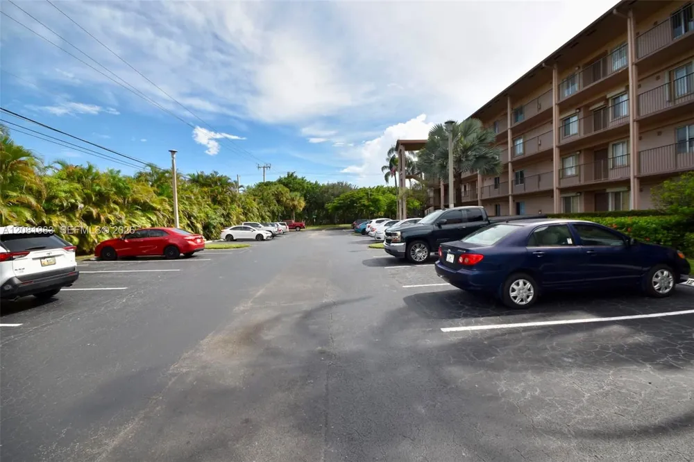 1650 SW 124th Ter #102D Pembroke Pines, FL 33027
