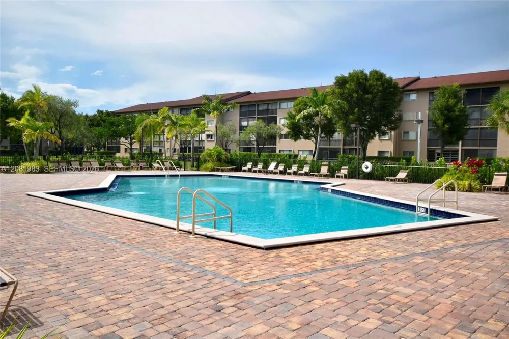 1650 SW 124th Ter #102D Pembroke Pines, FL 33027