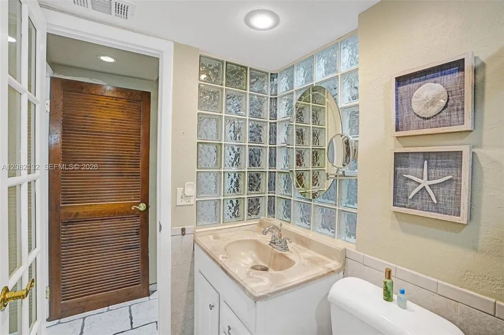 95 Birch Rd #301 Fort Lauderdale, FL 33304