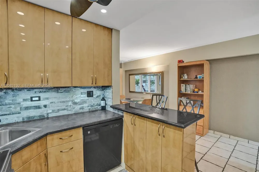 95 Birch Rd #301 Fort Lauderdale, FL 33304