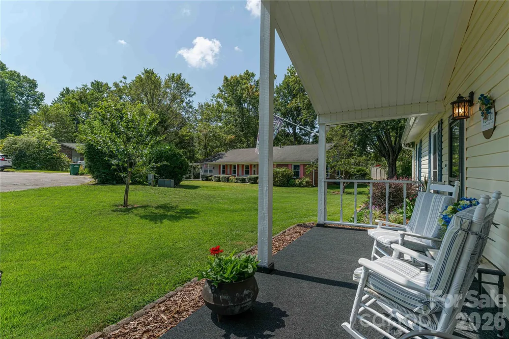 11 Crandon Court Asheville, NC 28804