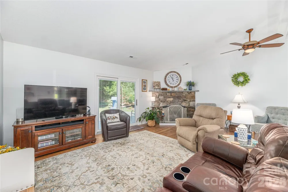 11 Crandon Court Asheville, NC 28804