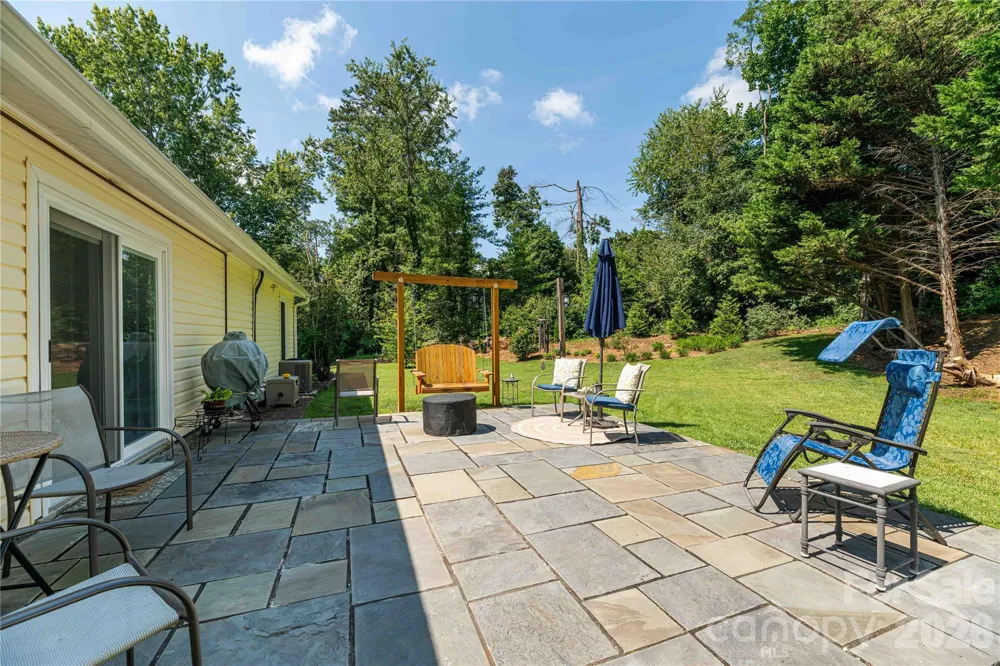 11 Crandon Court Asheville, NC 28804