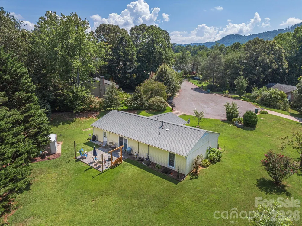 11 Crandon Court Asheville, NC 28804