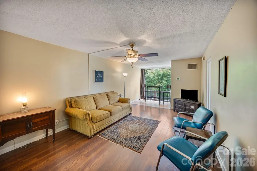 647 Town Mountain Road #211 Asheville, NC 28804