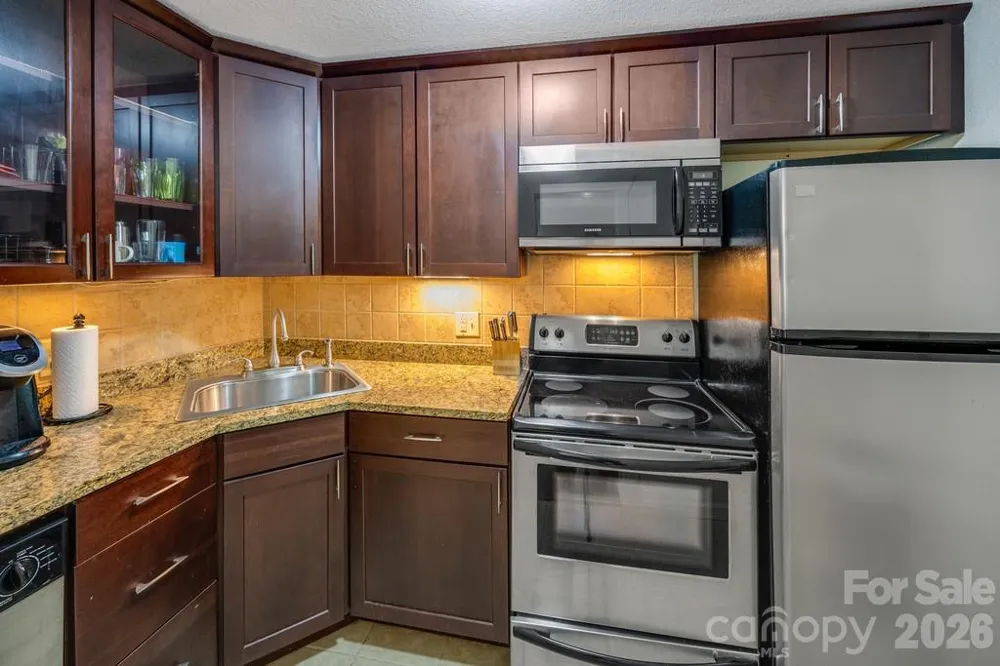 647 Town Mountain Road #211 Asheville, NC 28804