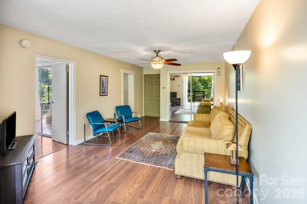 647 Town Mountain Road #211 Asheville, NC 28804