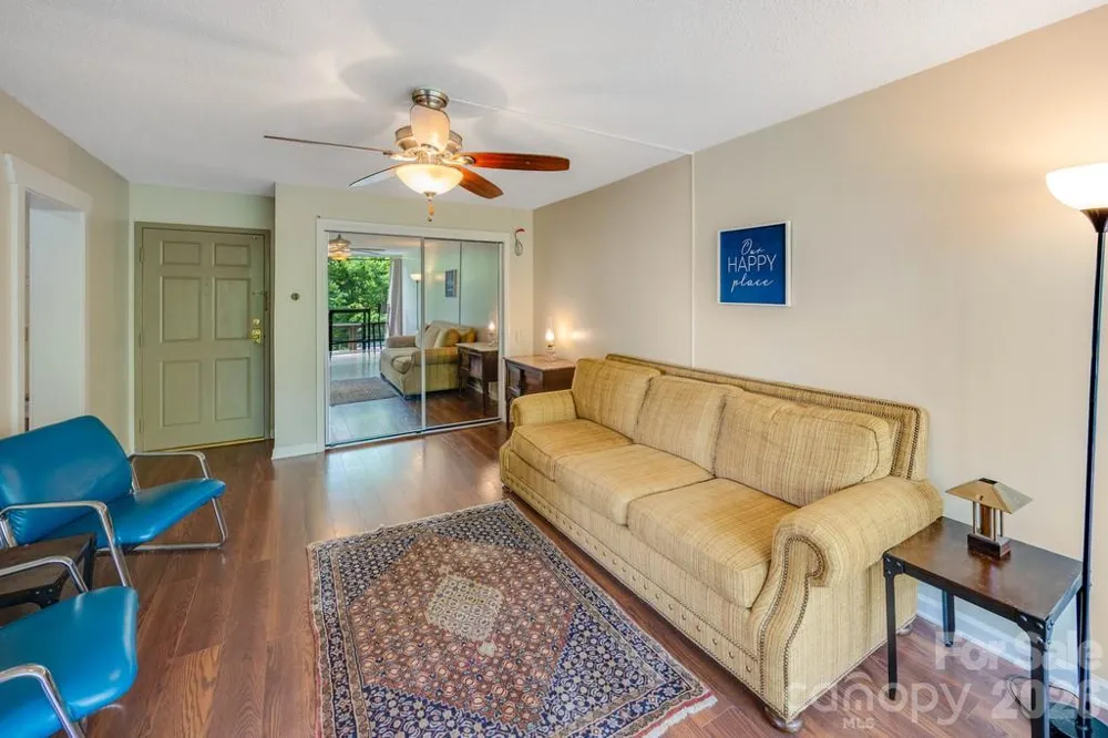 647 Town Mountain Road #211 Asheville, NC 28804