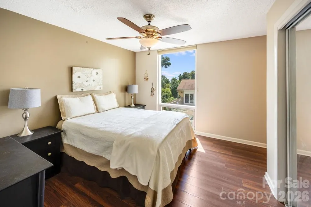 647 Town Mountain Road #211 Asheville, NC 28804