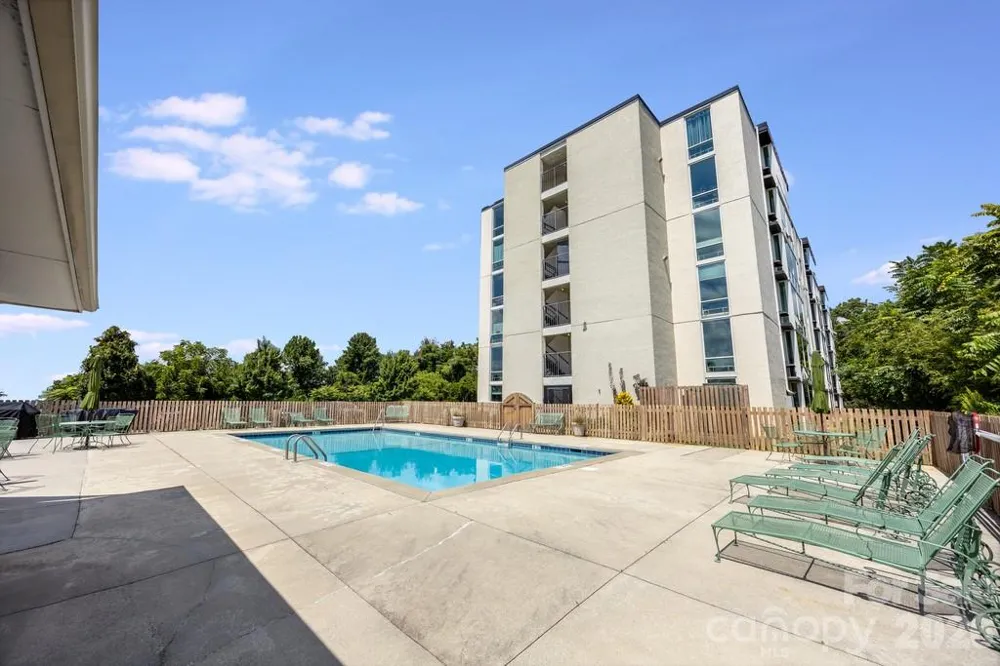647 Town Mountain Road #211 Asheville, NC 28804