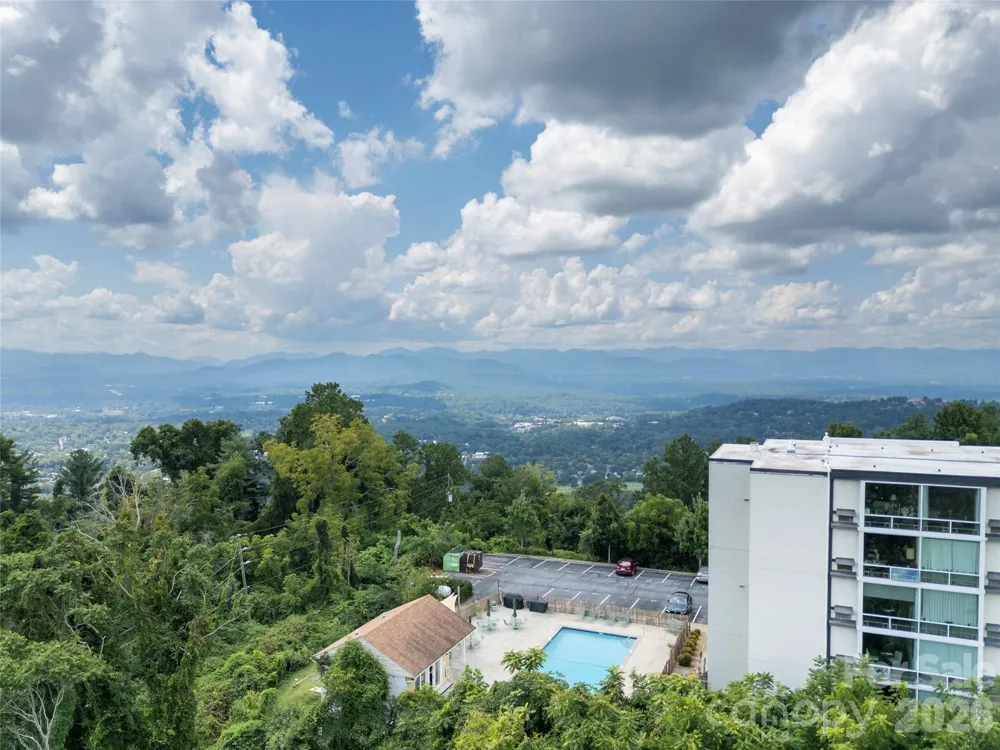 647 Town Mountain Road #211 Asheville, NC 28804