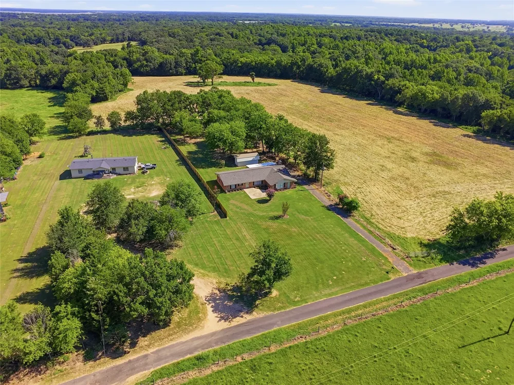 1329 County Road 3357 Saltillo, TX 75478