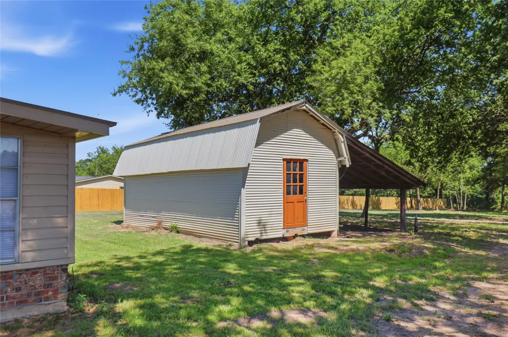 1329 County Road 3357 Saltillo, TX 75478