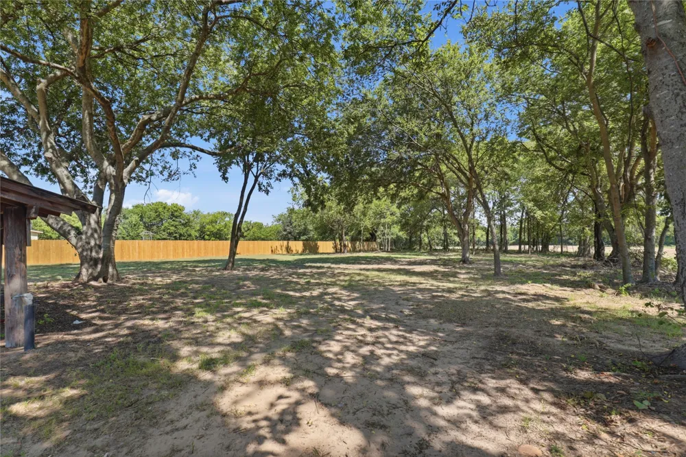 1329 County Road 3357 Saltillo, TX 75478