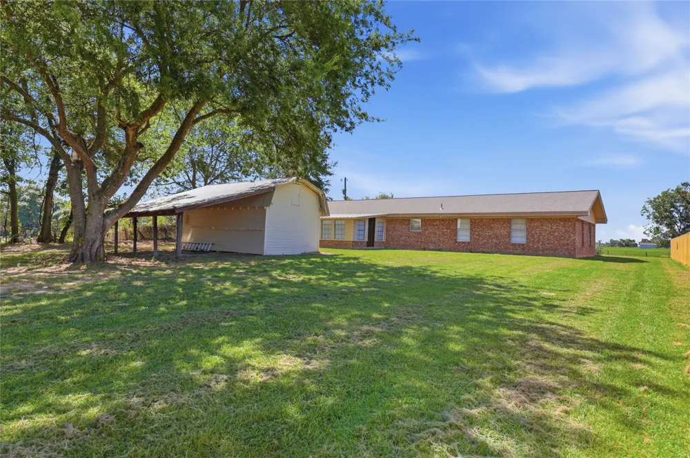 1329 County Road 3357 Saltillo, TX 75478
