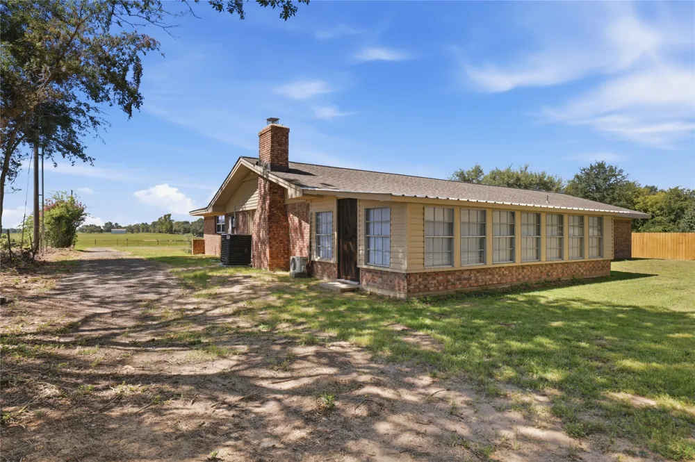 1329 County Road 3357 Saltillo, TX 75478
