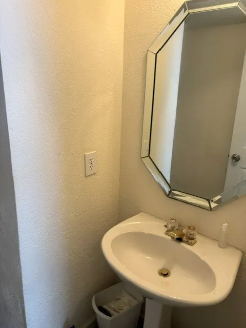 1115 Avatar Drive Grand Prairie, TX 75052