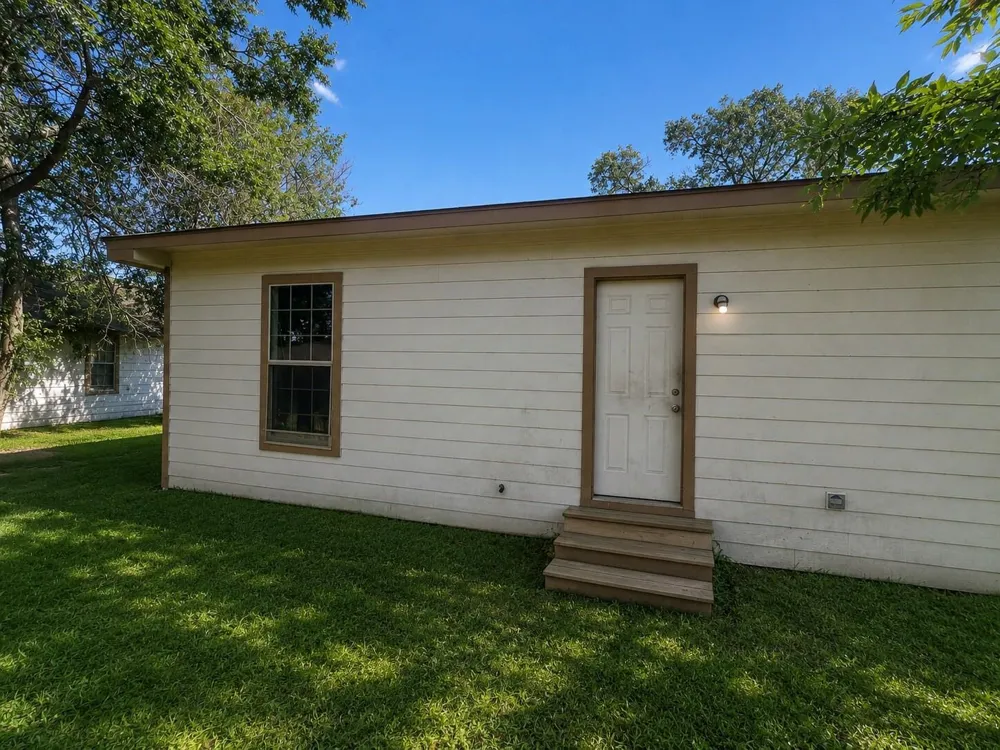 7612 E Magnolia Street Houston, TX 77012
