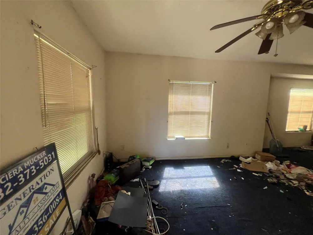 7612 E Magnolia Street Houston, TX 77012