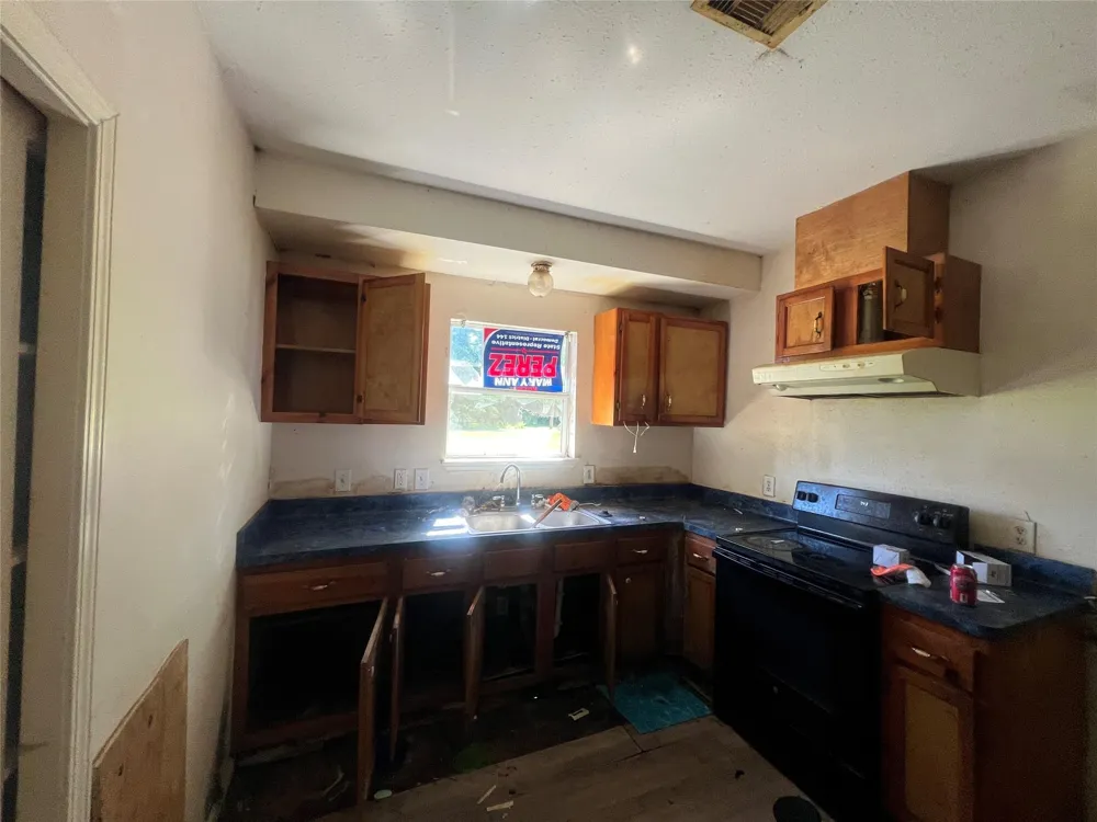 7612 E Magnolia Street Houston, TX 77012