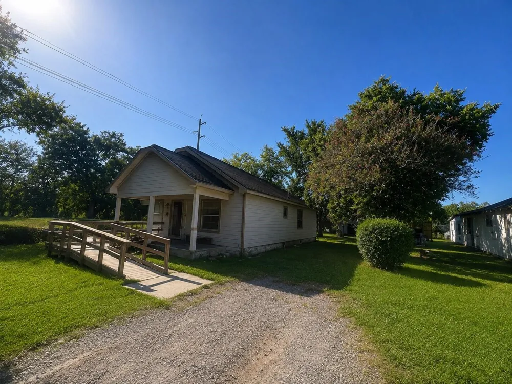 7612 E Magnolia Street Houston, TX 77012