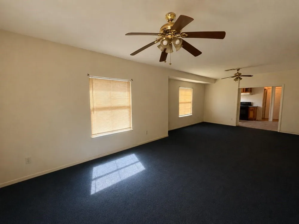 7612 E Magnolia Street Houston, TX 77012