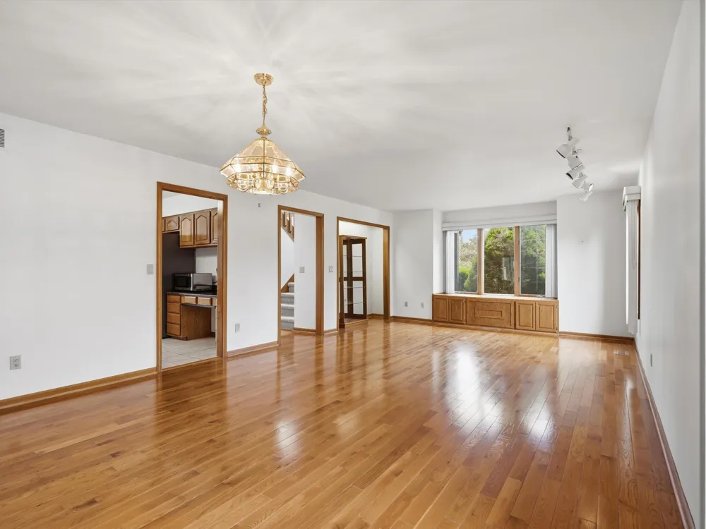 1657 Wake Robin Court Ann Arbor, MI 48103