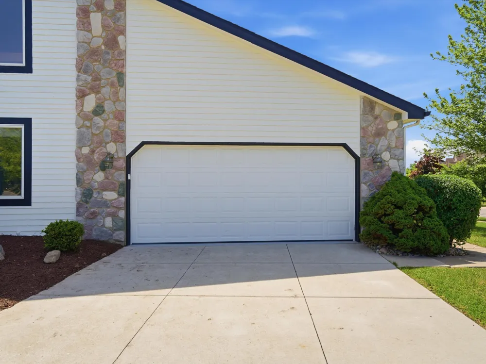 1657 Wake Robin Court Ann Arbor, MI 48103