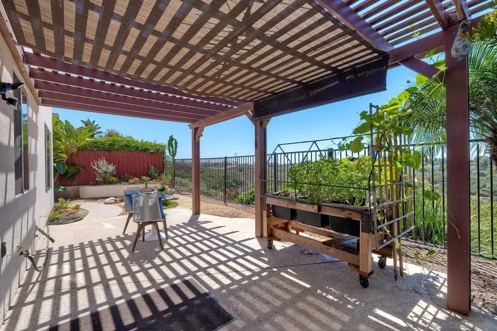 1469 TURQUOISE DRIVE Carlsbad, CA 92011
