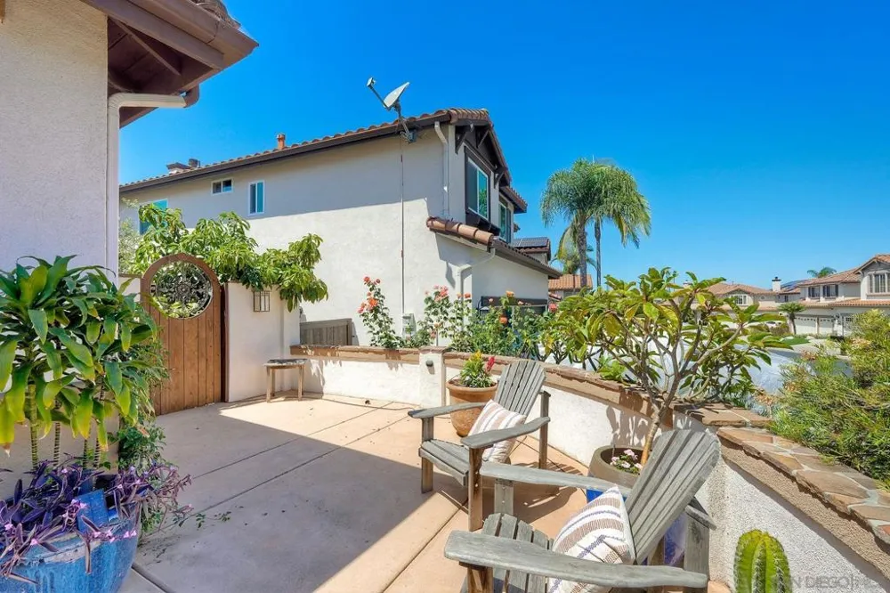 1469 TURQUOISE DRIVE Carlsbad, CA 92011