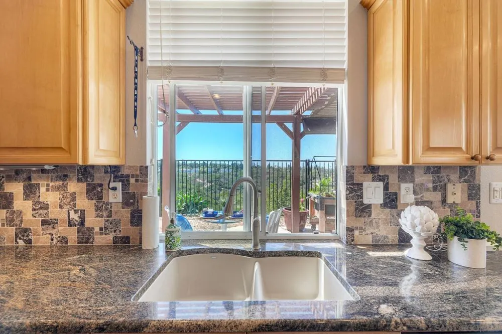 1469 TURQUOISE DRIVE Carlsbad, CA 92011