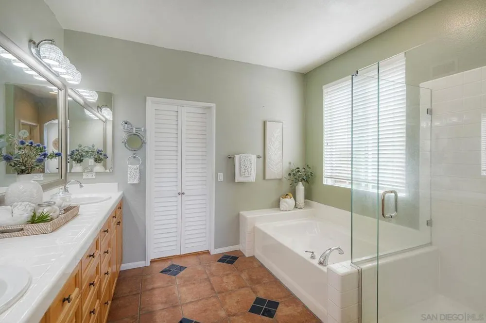 1469 TURQUOISE DRIVE Carlsbad, CA 92011