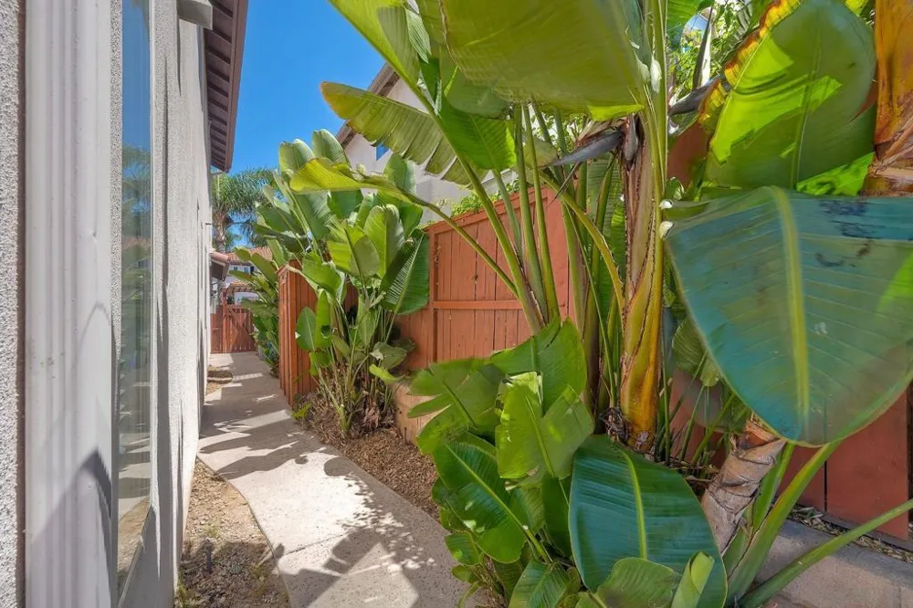1469 TURQUOISE DRIVE Carlsbad, CA 92011
