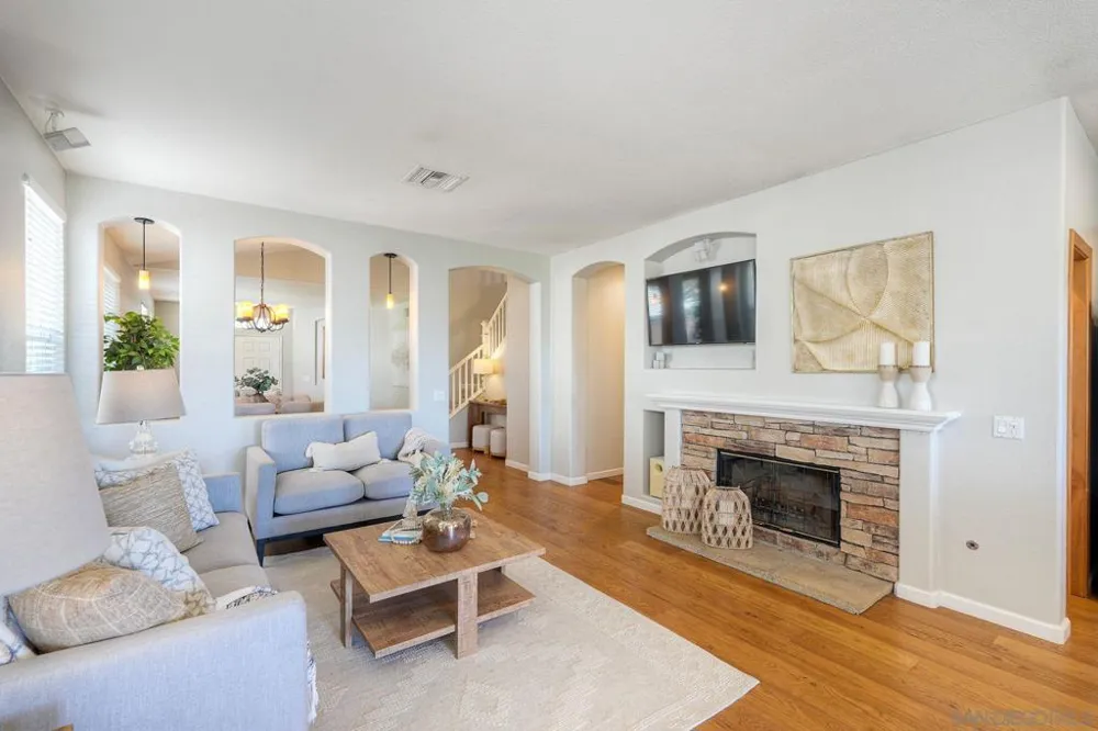 1469 TURQUOISE DRIVE Carlsbad, CA 92011