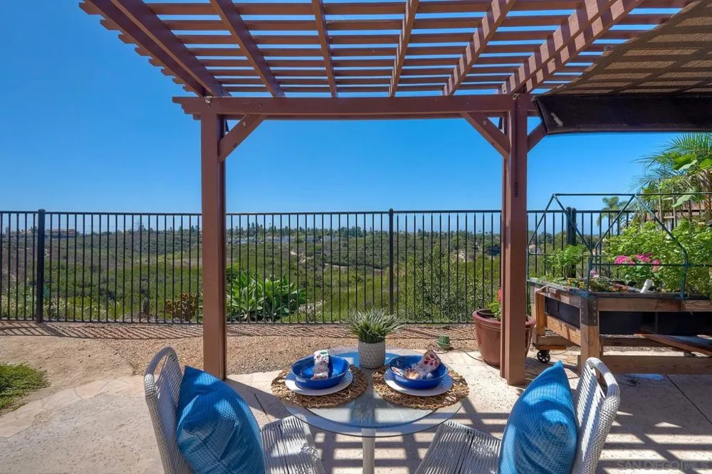 1469 TURQUOISE DRIVE Carlsbad, CA 92011