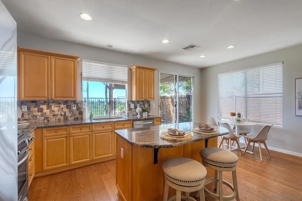1469 TURQUOISE DRIVE Carlsbad, CA 92011
