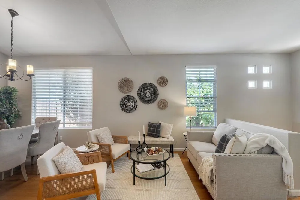 1469 TURQUOISE DRIVE Carlsbad, CA 92011